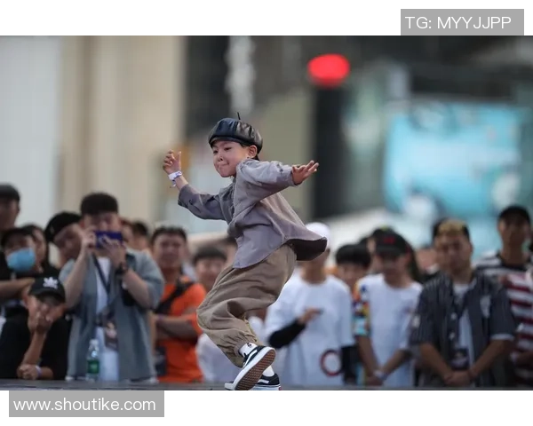 武汉街舞队在世界攀岩锦标赛中的力量展现与精彩点评