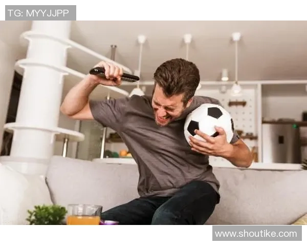 足球明星沙发推荐男士适合休闲娱乐的完美选择与搭配技巧 足球明星沙发推荐男士适合休闲娱乐的完美选择与搭配技巧